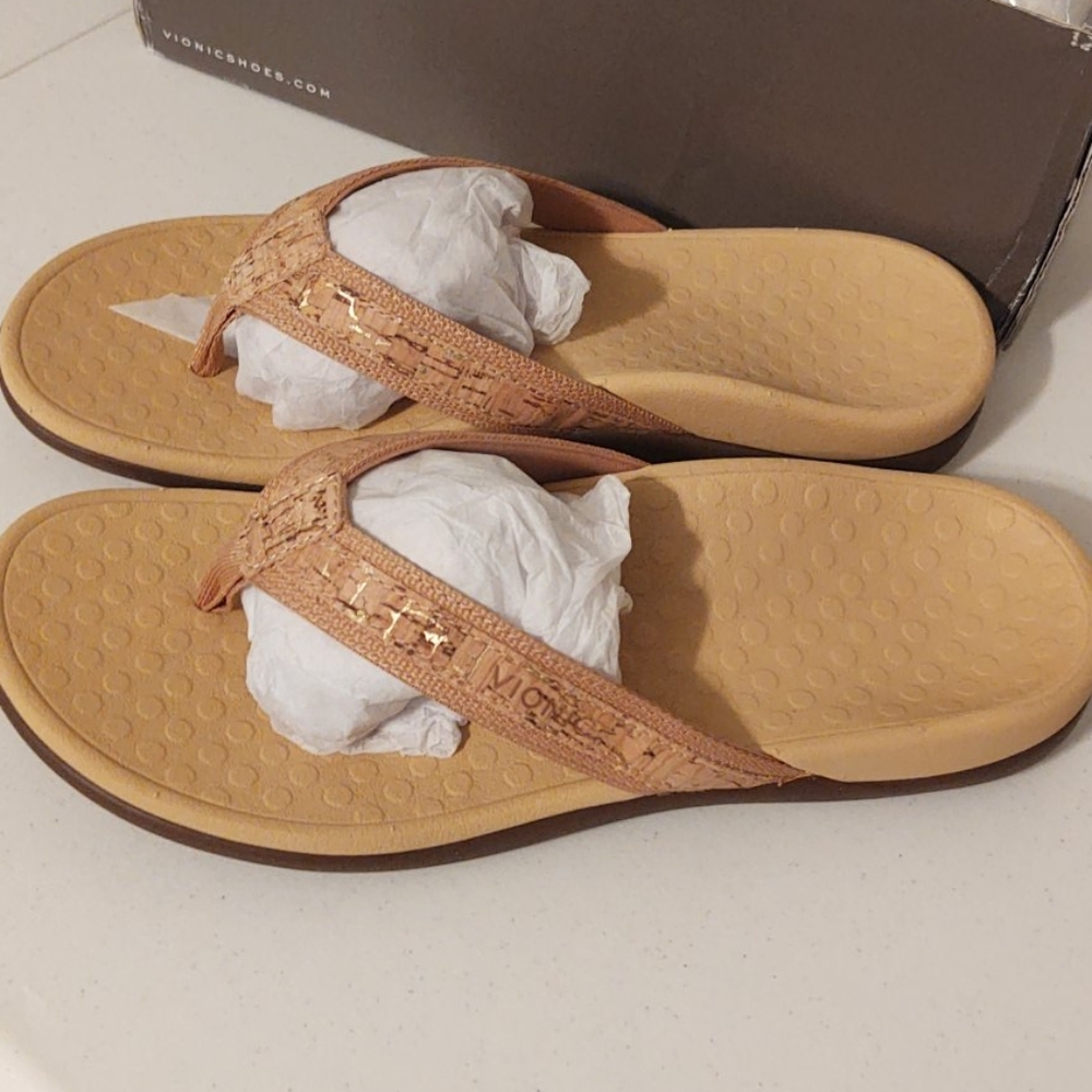 Vionic Tide II Sandals